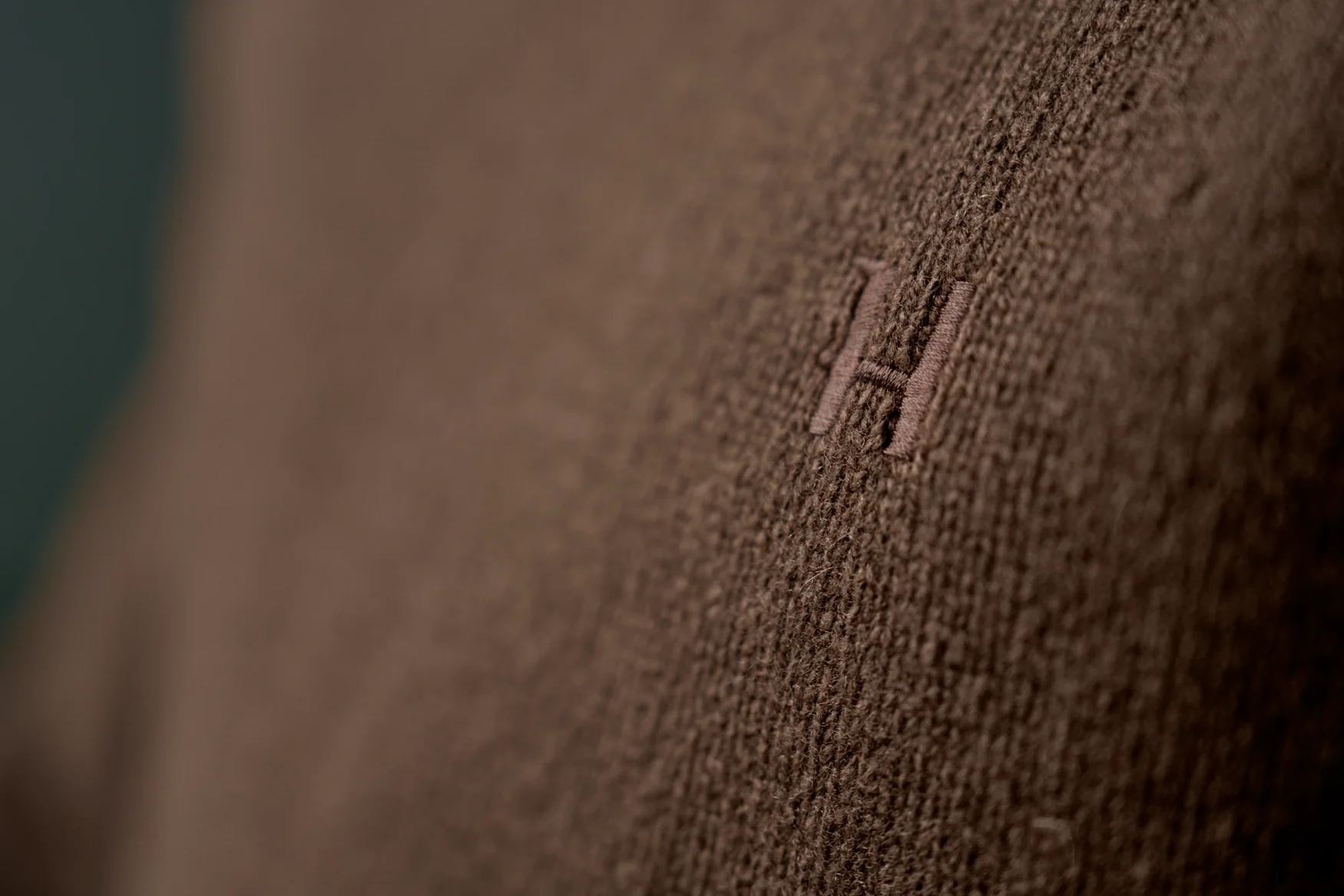Merino V-ringad tröja Demitasse brown – Härkila - Image 6