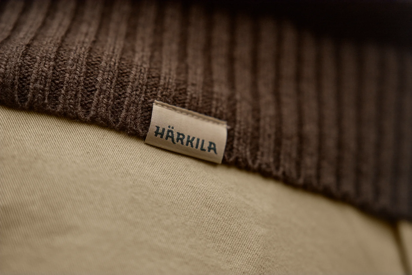 Merinotröja med halv dragkedja Demitasse brown – Härkila - Image 3