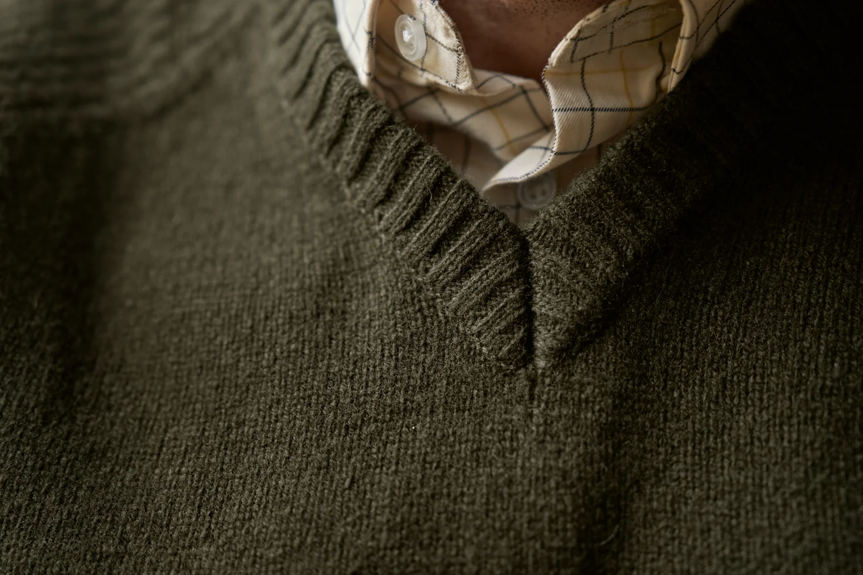 Vincent Merino V-ringad tröja - Rosin – Härkila - Image 3